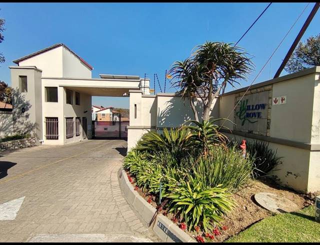 2 BEDROOM CLUSTER FOR SALE IN FOURWAYS